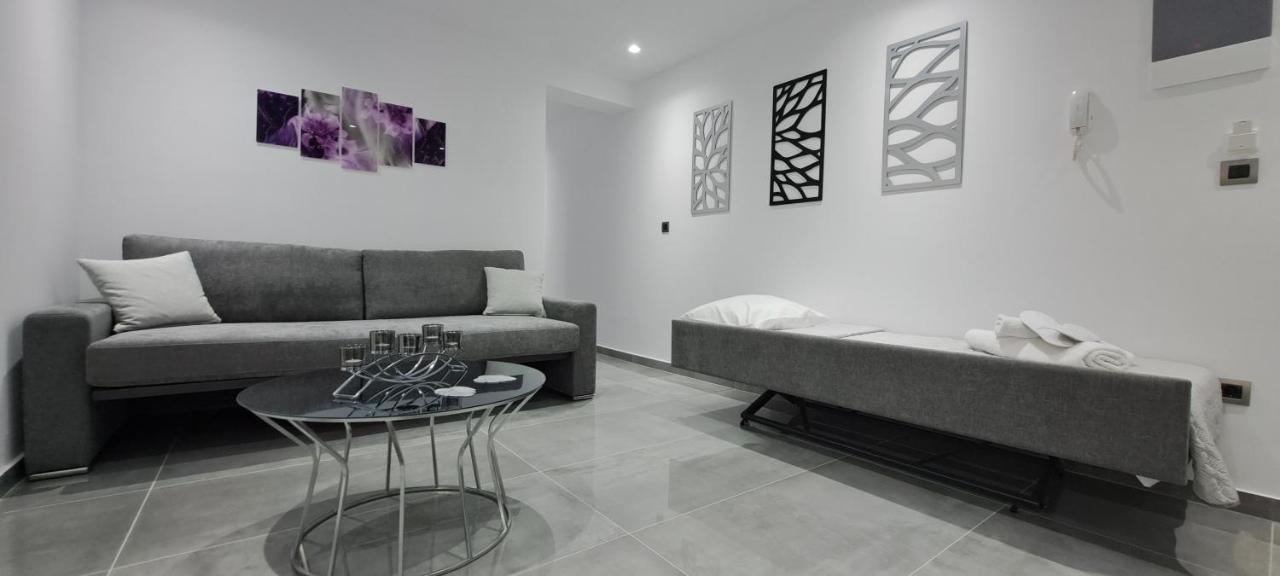Km Luxury Apart Downtown 이라클리온 외부 사진