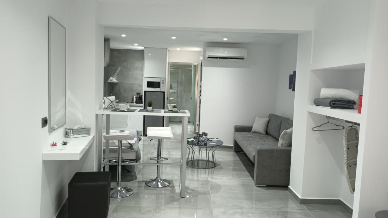 Km Luxury Apart Downtown 이라클리온 외부 사진