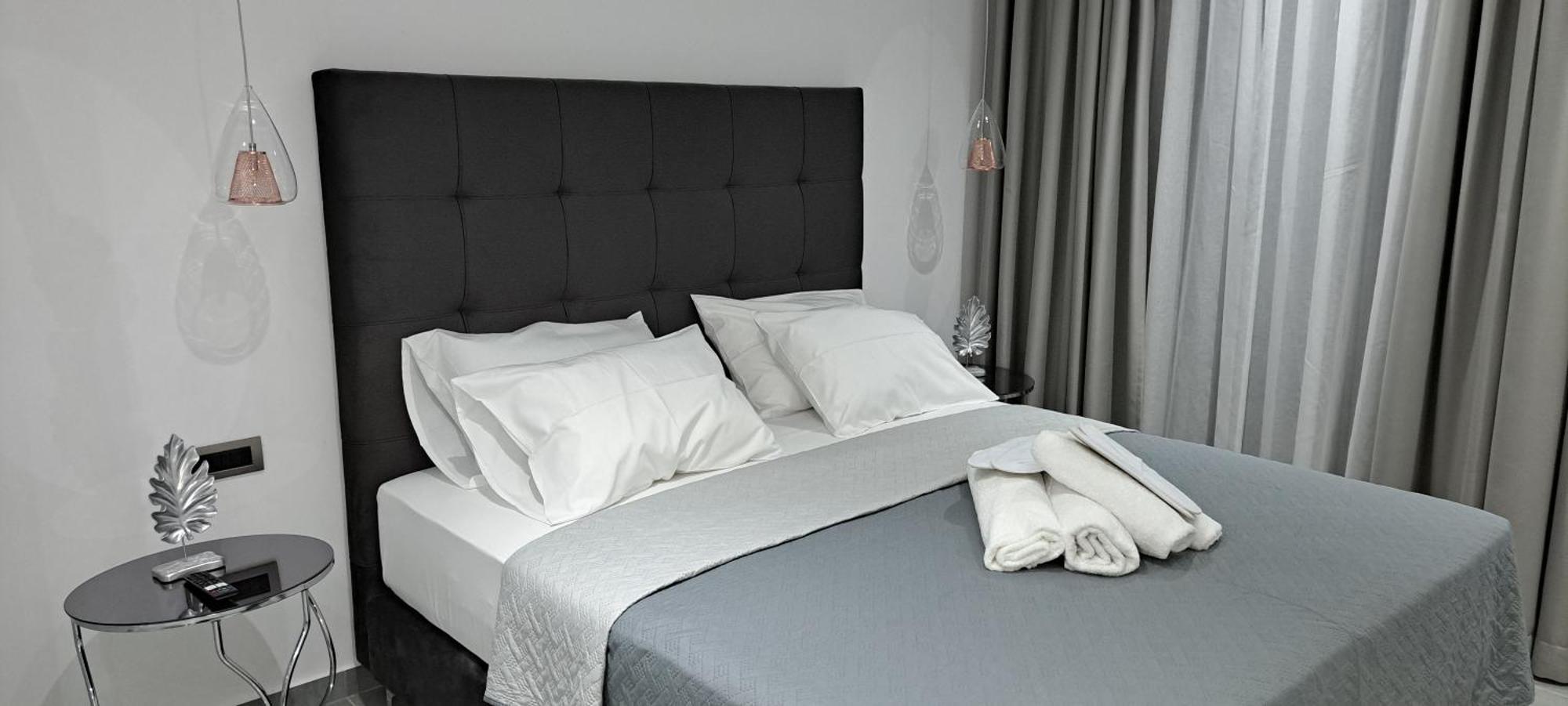Km Luxury Apart Downtown 이라클리온 외부 사진