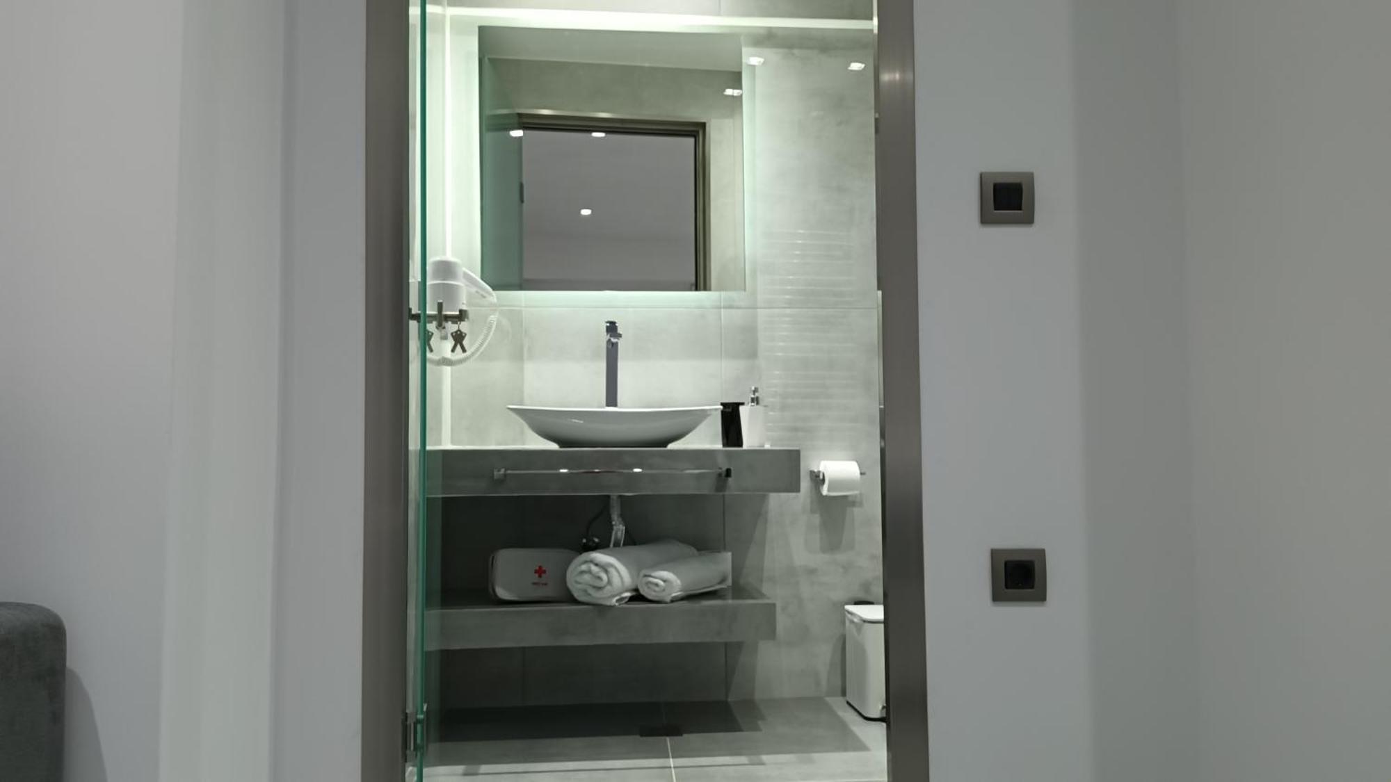 Km Luxury Apart Downtown 이라클리온 외부 사진