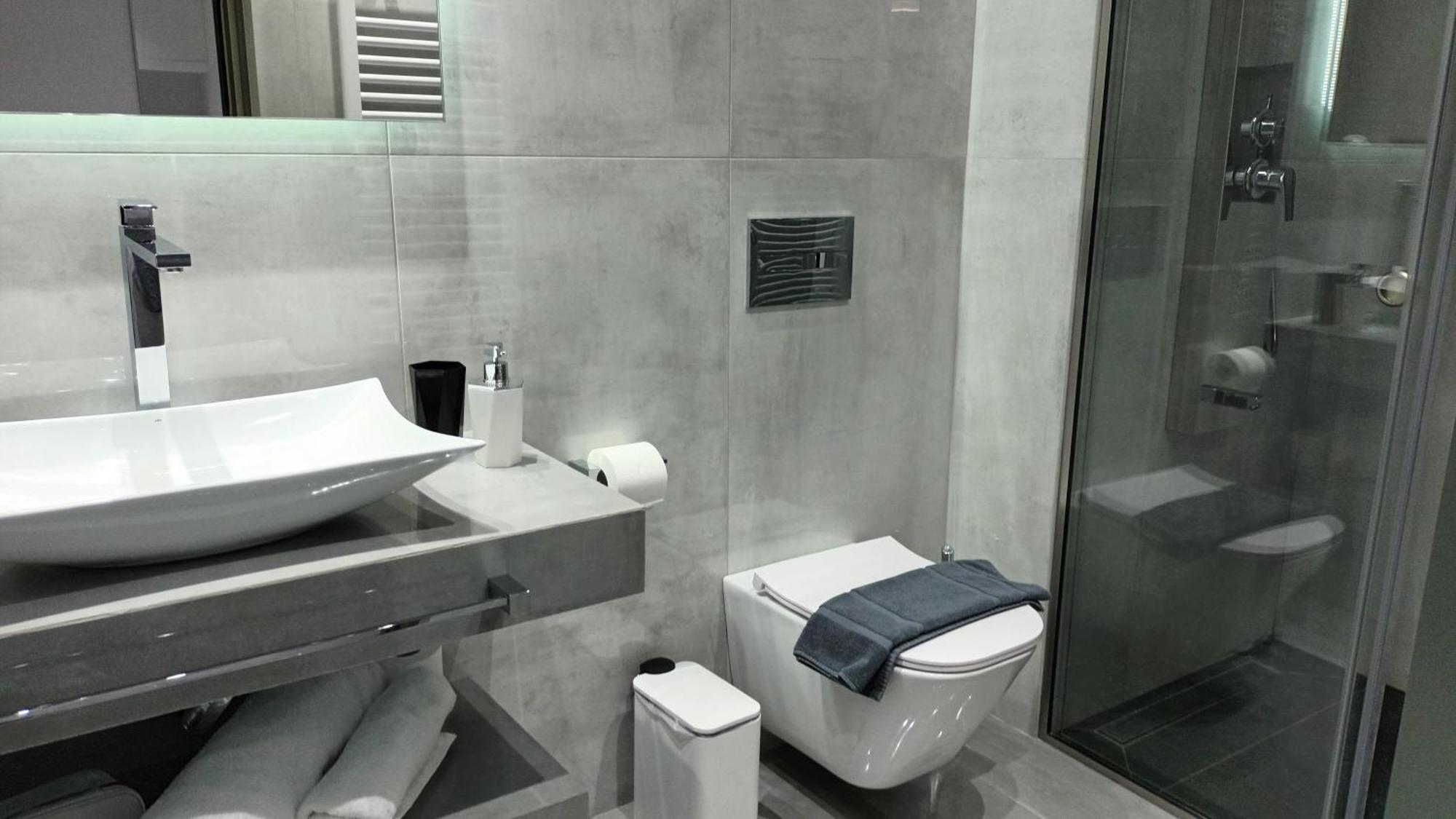Km Luxury Apart Downtown 이라클리온 외부 사진